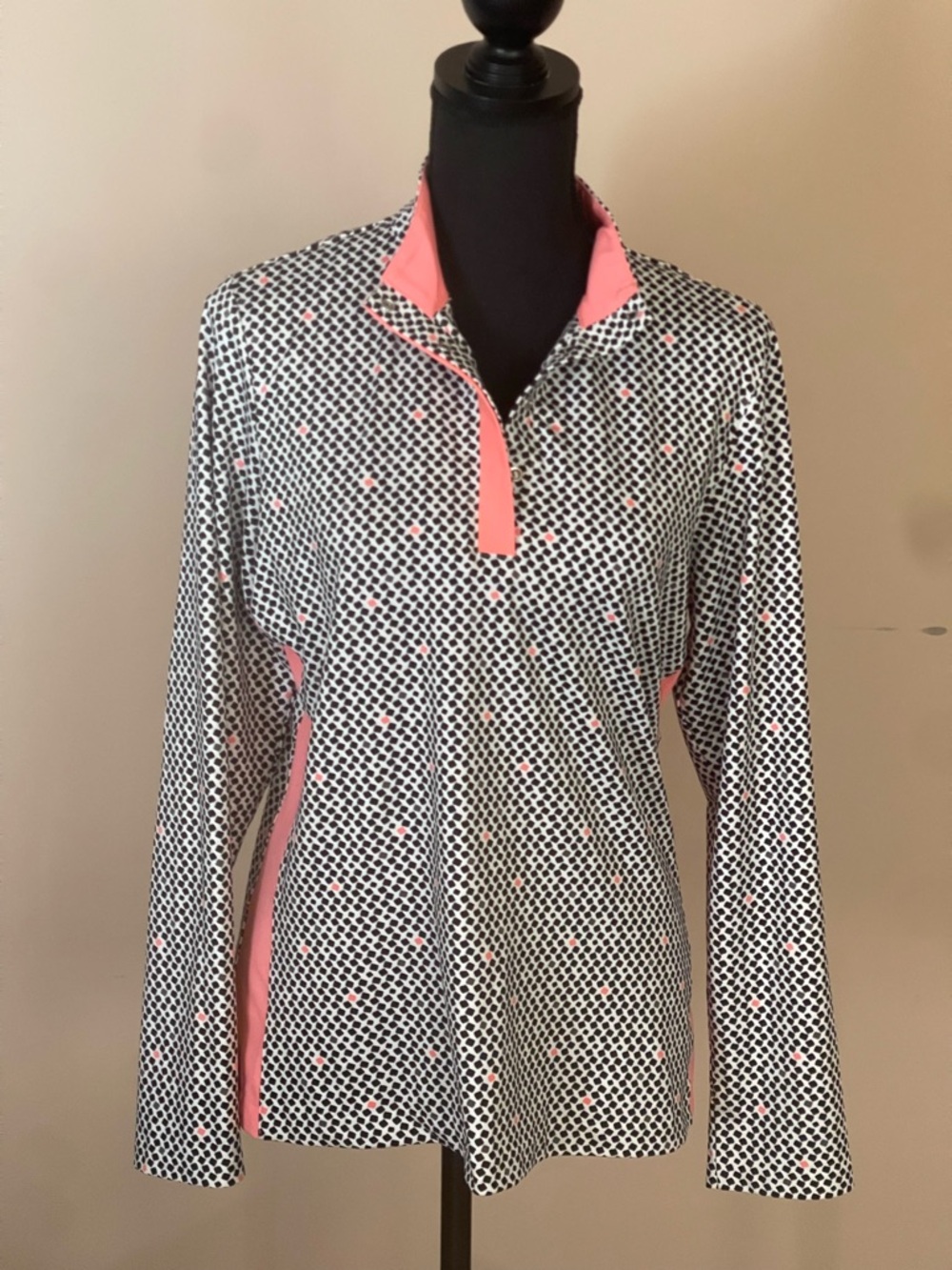 Like New Sunsense by Jamie Sadock long sleeve Polo size M black, white & Coral